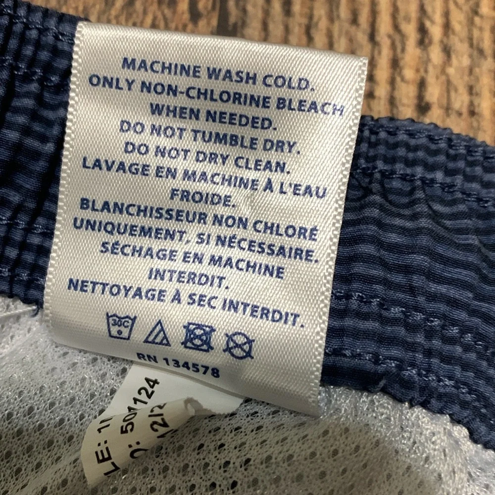 Vineyard Vines Lot of 2 Mens Size Large Swim Trunks Shorts Lined Striped